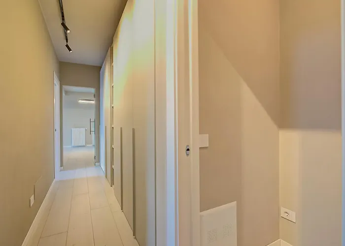 Viktor House - 100m Near - Happy Apartman Salò