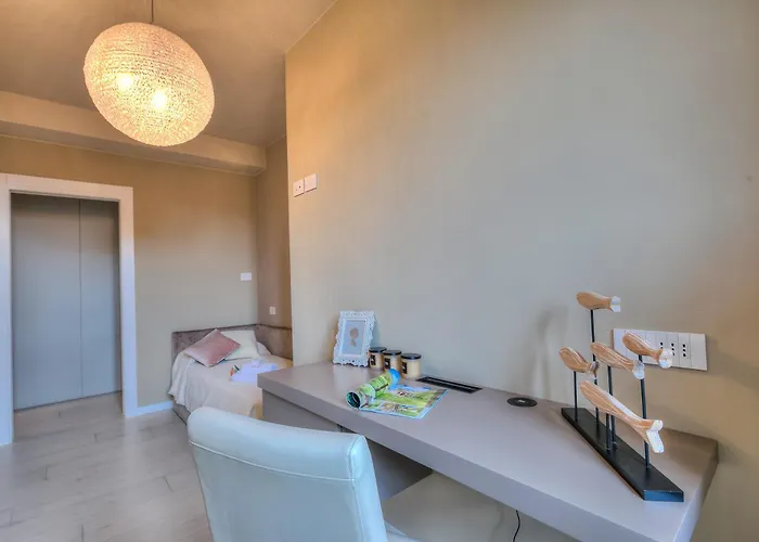 Apartman Viktor House - 100m Near - Happy